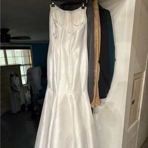 Elegant White Wedding Dress